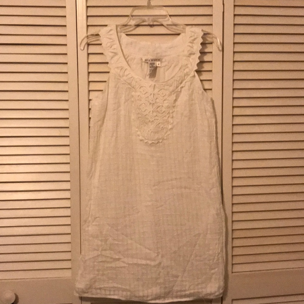 Cute Max Studio white summer dress. NWT, sz S